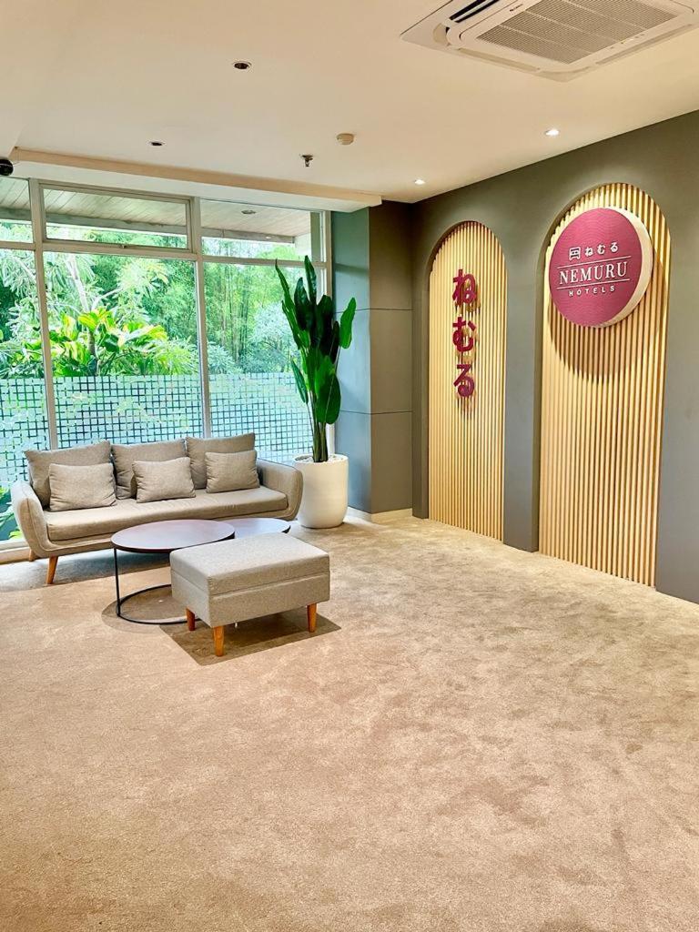 Nemuru Hotel Ciputat Pondokcabe Hilir Экстерьер фото