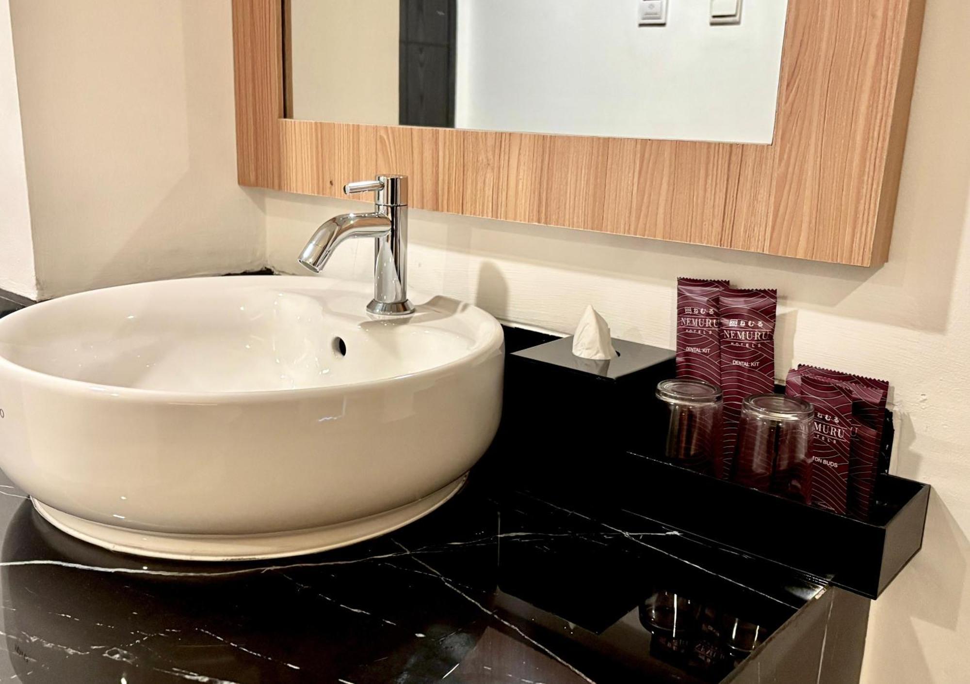Nemuru Hotel Ciputat Pondokcabe Hilir Экстерьер фото